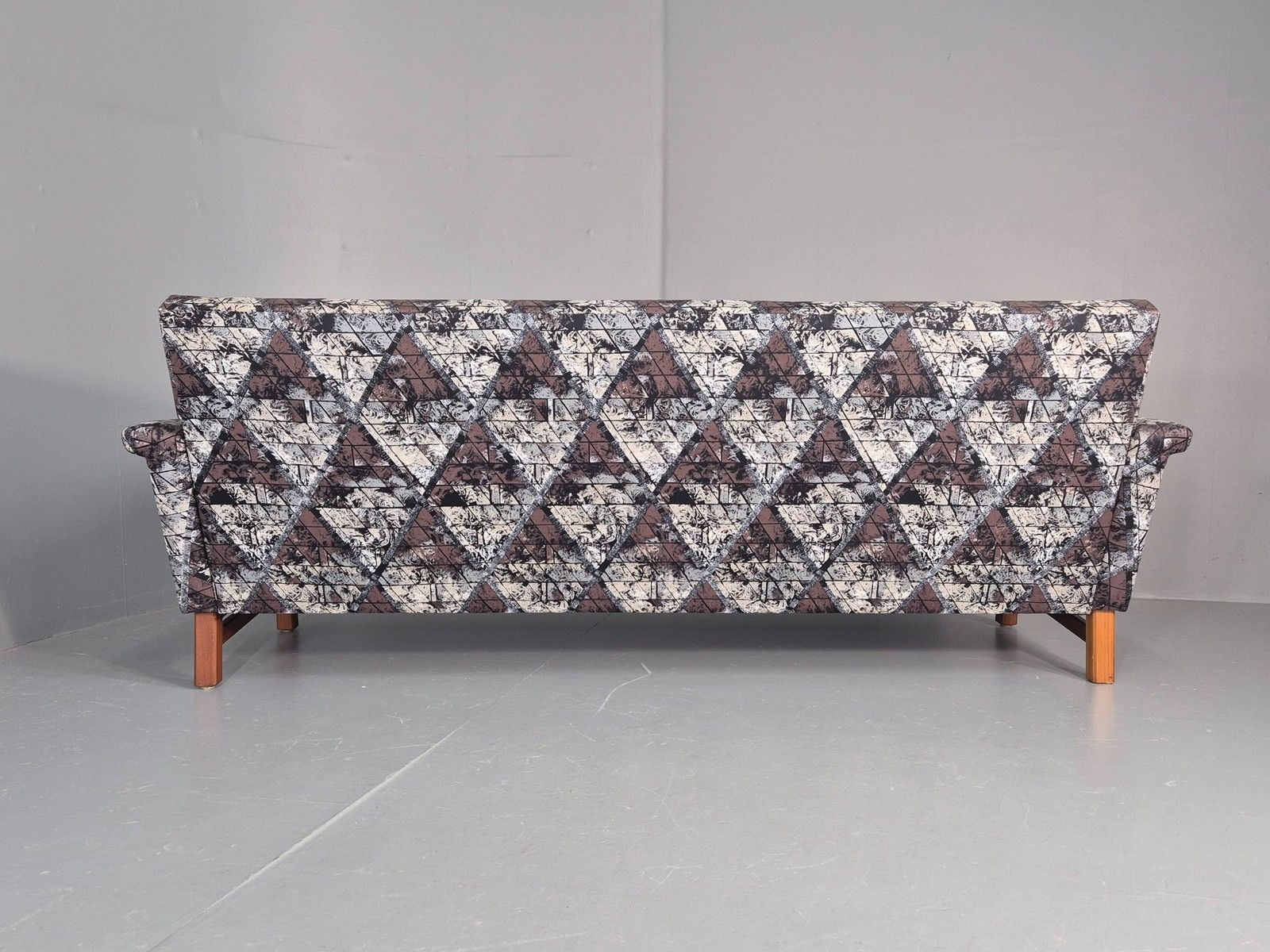 photo vinterior Vintage Mid Century Modern 3 Seater Sofa Swedish Abstract Fabric 1960s Eb11077