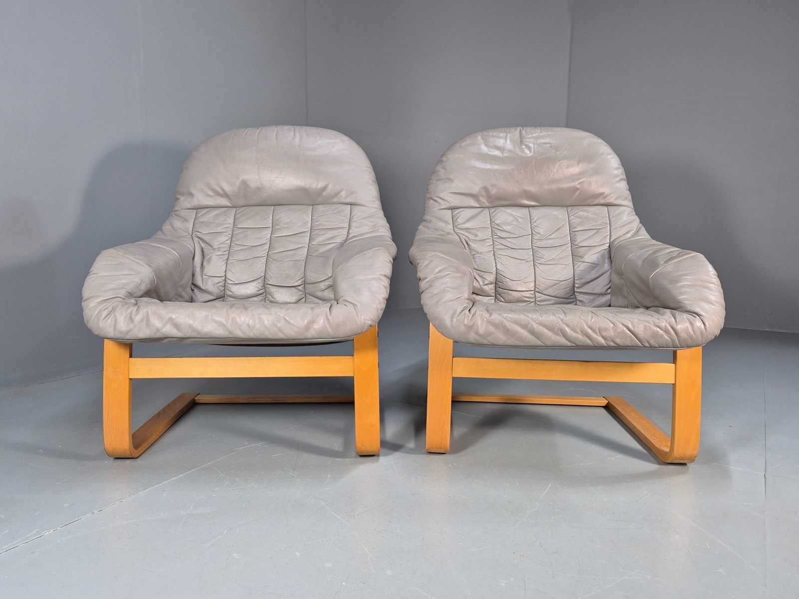 2 Vintage 1980s Leather Lounge Chairs Bentwood Frames Danish Retro Mcm Eb09253 photo for sale