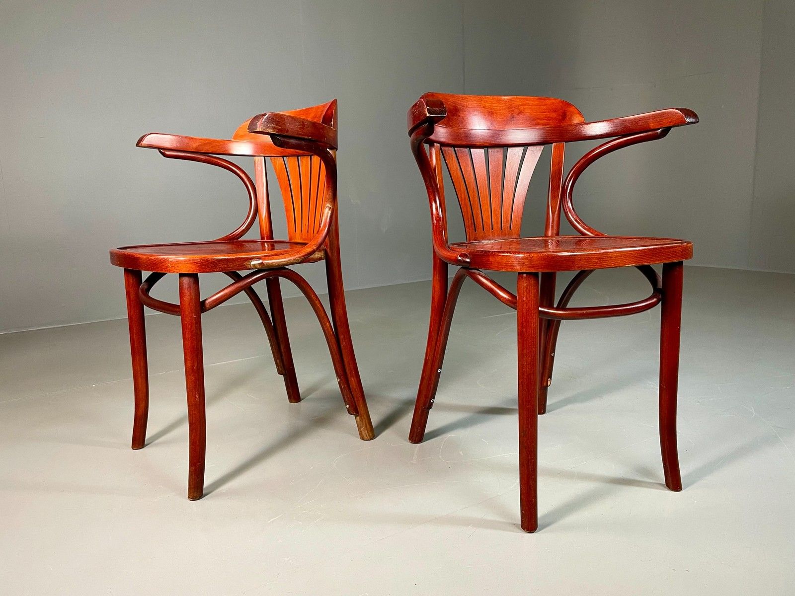 2 Bistro Chairs Thonet Style Mahogany Colour Late Twentieth Century Eb06253 photo furniture