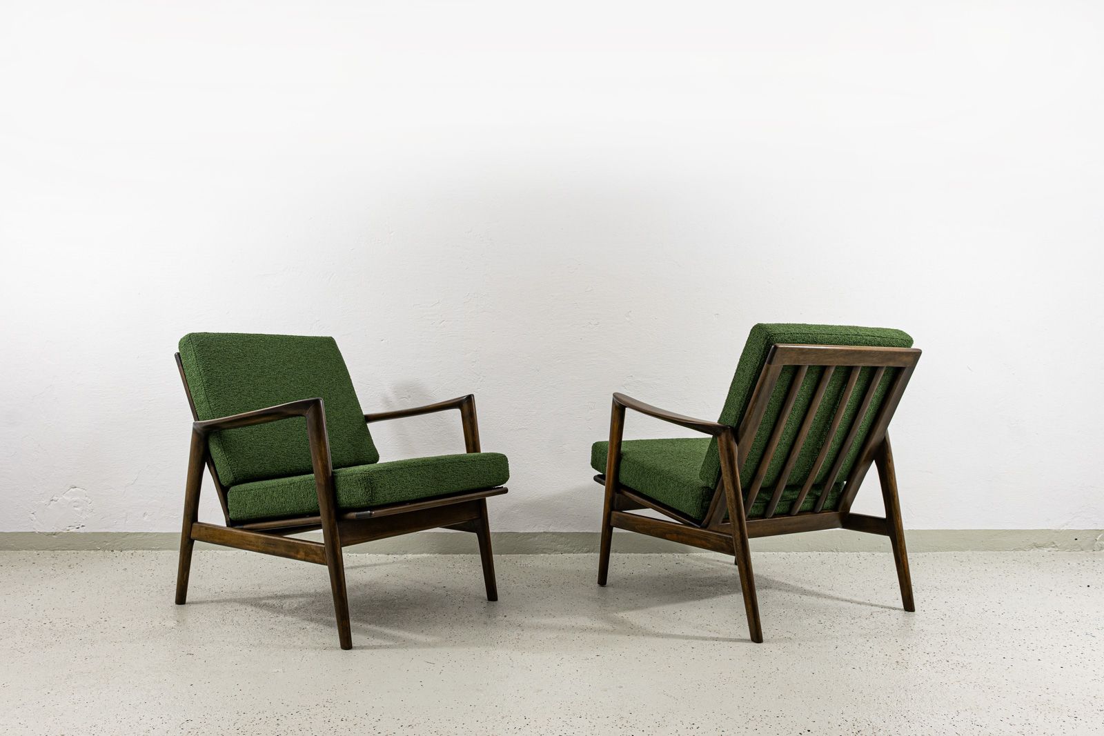 Pair Of Mid Century Armchairs Type 300 139, Poland, 1960s photo vinterior