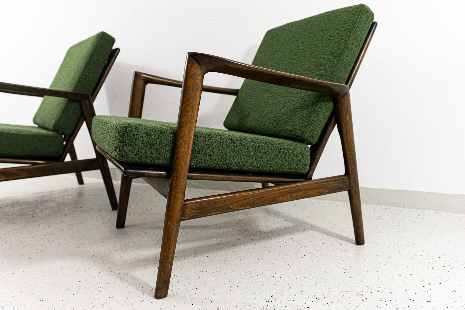 photo for sale Paar mid-century fauteuils type 300-139, Polen, jaren 1960