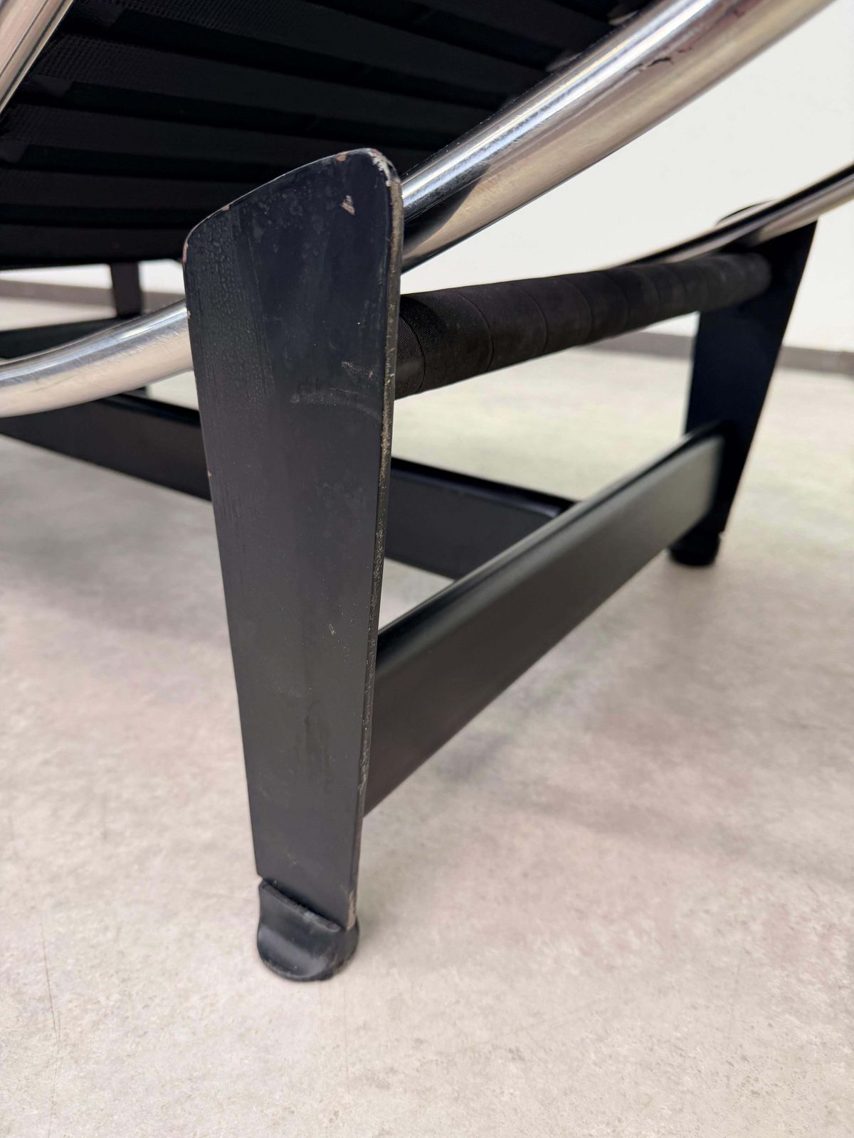Furniture Vintage Lc4 Chaise Longue By Le Corbusier In Black Leather photo