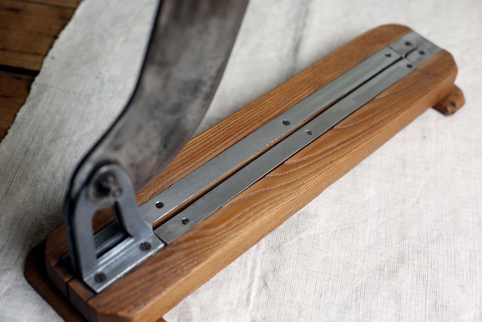 Antique French Wooden Bread/Cutting Board Large Hinged Bread Knife Guillotine Professional Restaurant Boulangerie photo 176.0