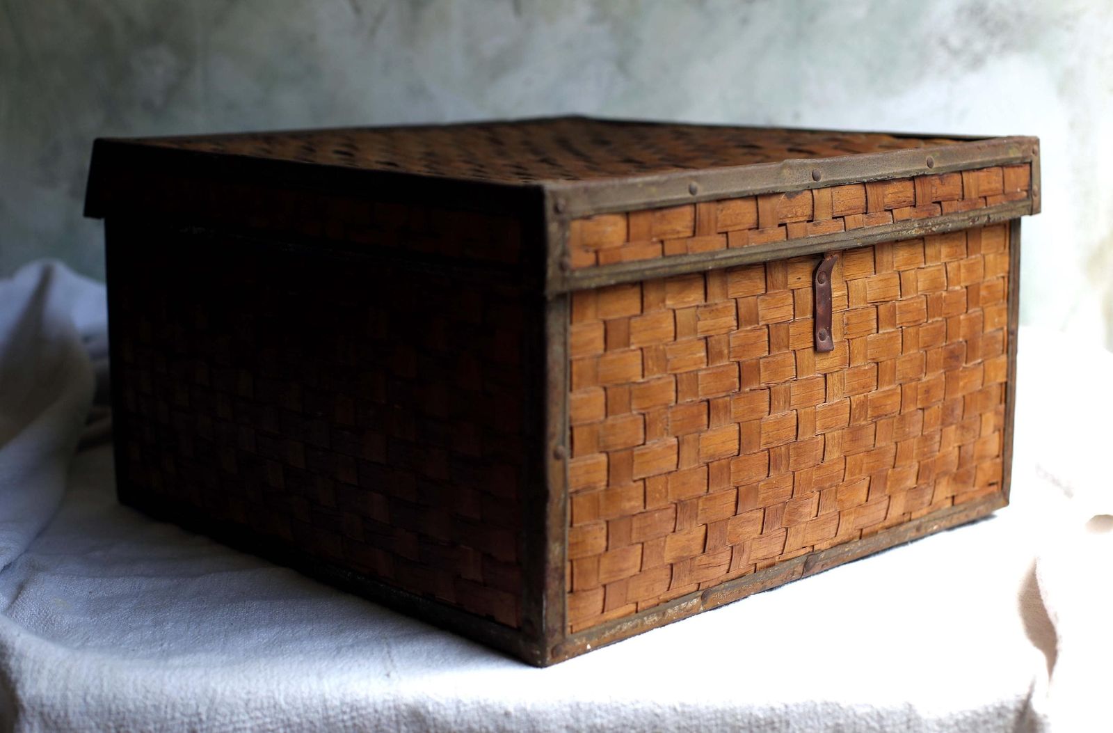 Large Antique Travel Box Woven Splint Wood Basket Square Storage Chest photo furniture