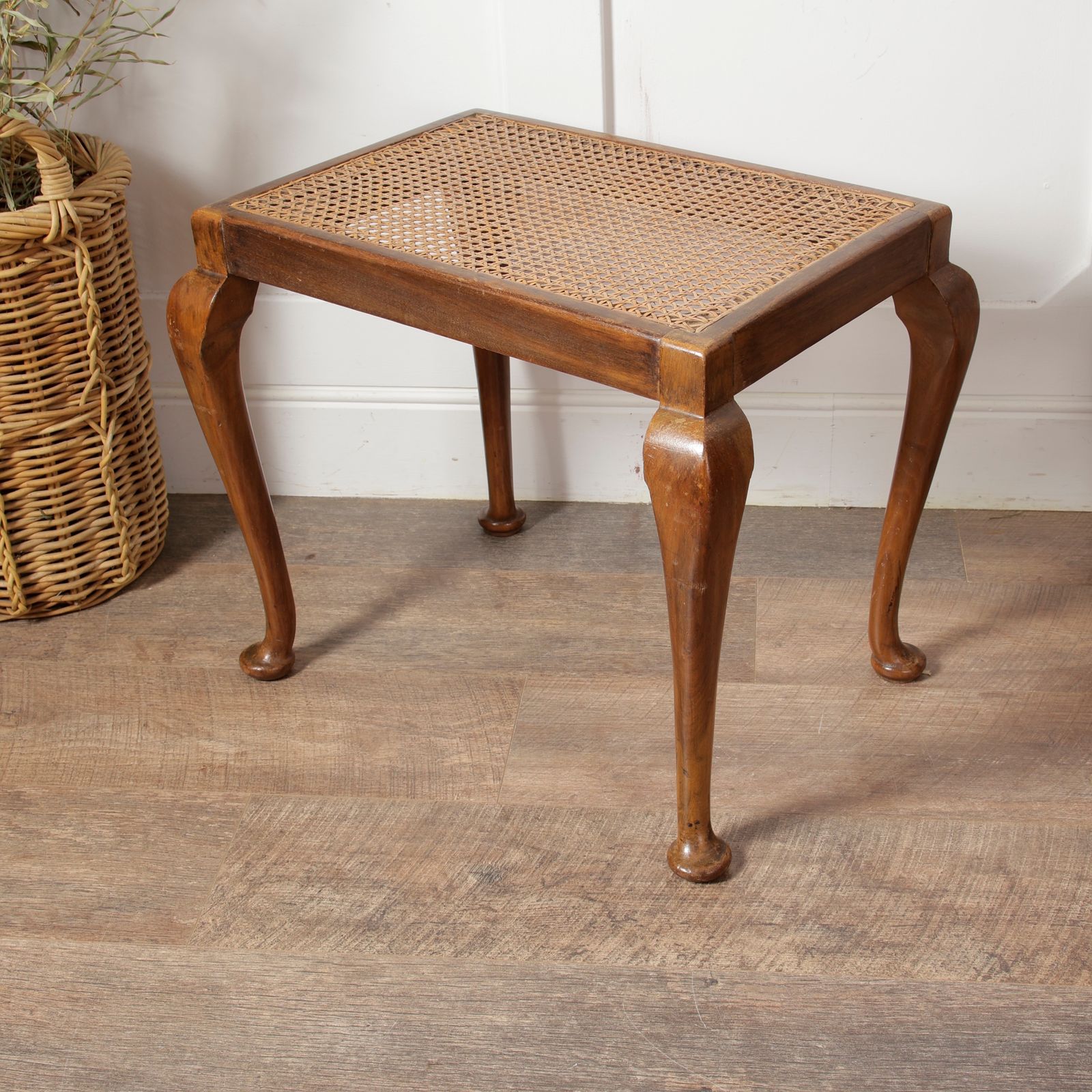 Early 20th Century Rattan Luggage Stand (Walnut) photo furniture