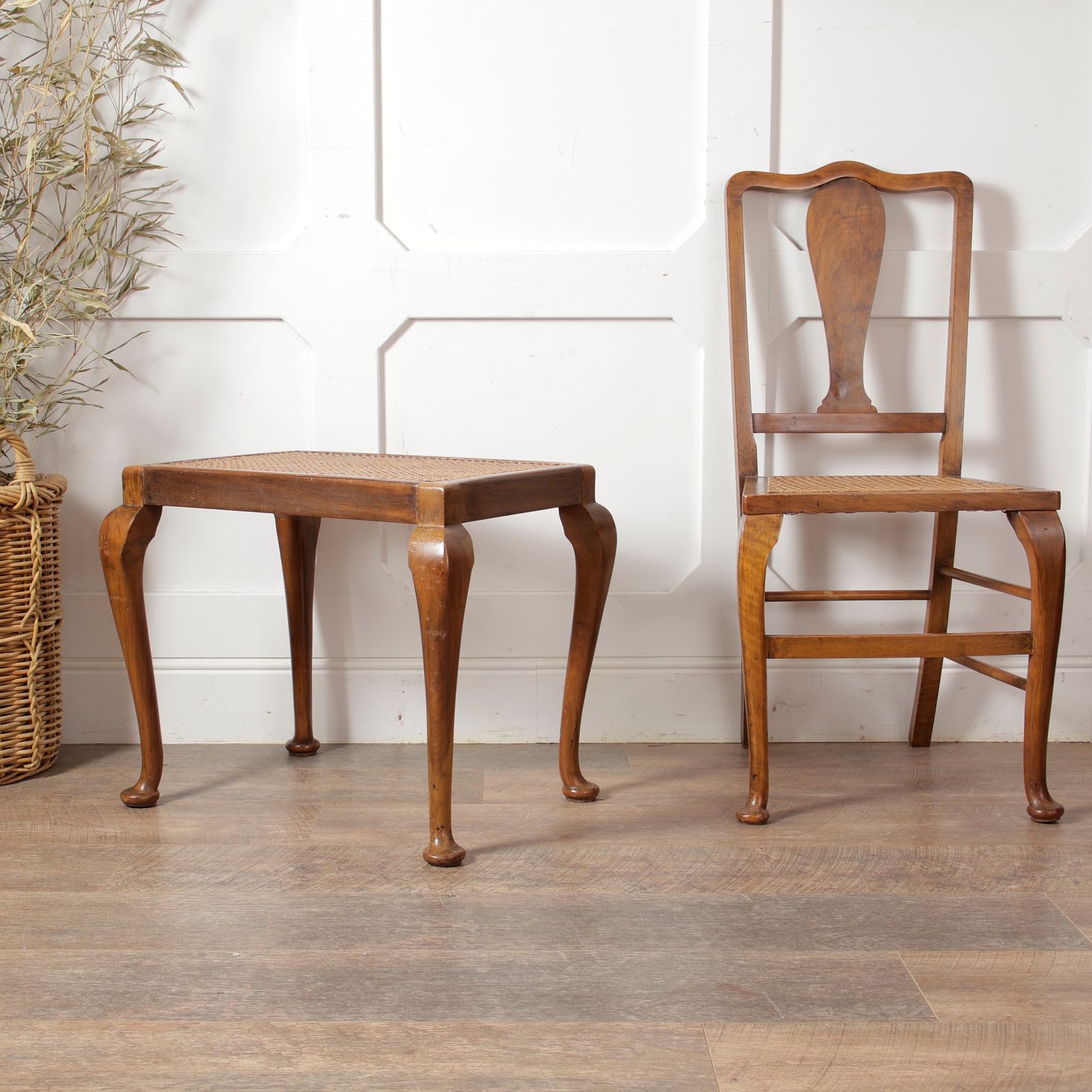 Early 20th Century Rattan Luggage Stand (Walnut) photo for sale