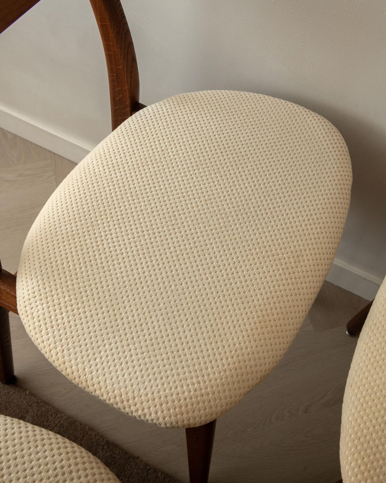 photo buy Ch30 Dining Chairs By Hans J. Wegner For Carl Hansen & Søn, 1950s, Set Of 4