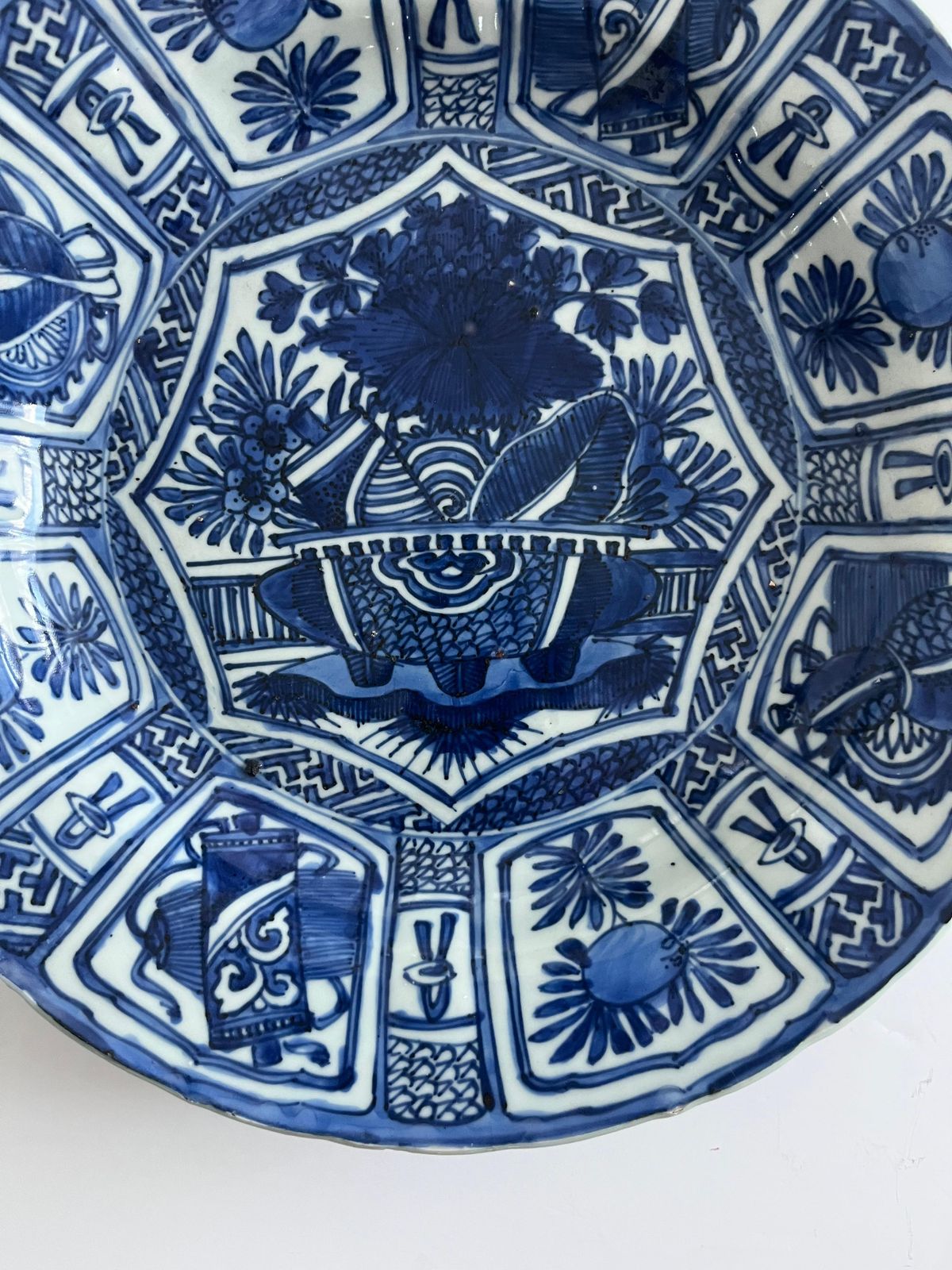 Kraak Chinees exportporselein bord of schaal, blauw en wit, Ming Wanli, ca. 1600 photo vintage