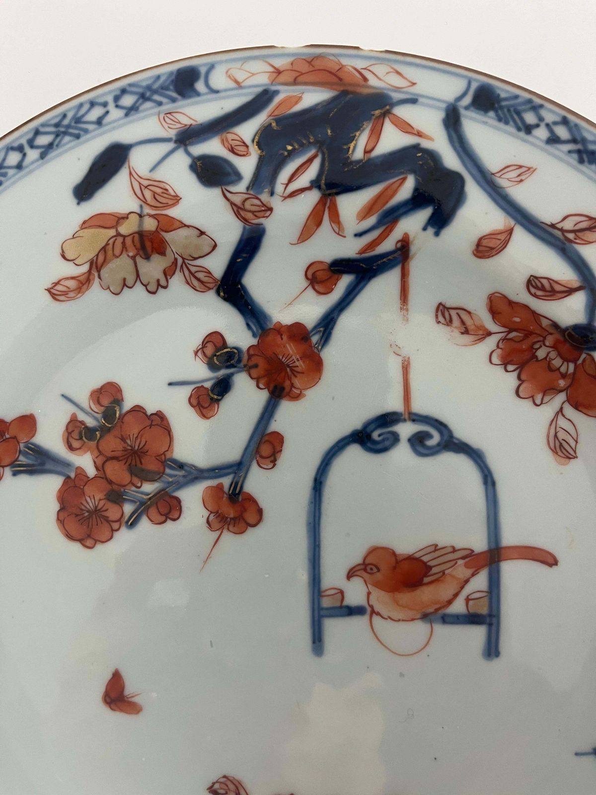 Chinese Kangxi Imari bord, porselein, handgeschilderd met vogel op stok, Qing, ca. 1710 photo furniture