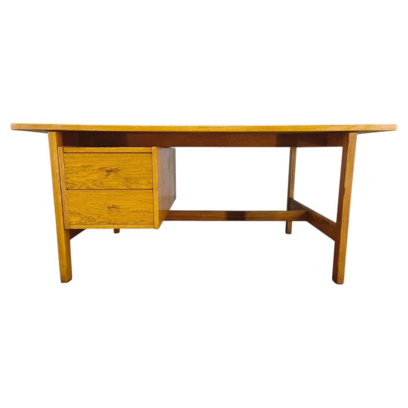Bureau Hans J. Wegner GE125 en chêne pour GETAMA, Danemark