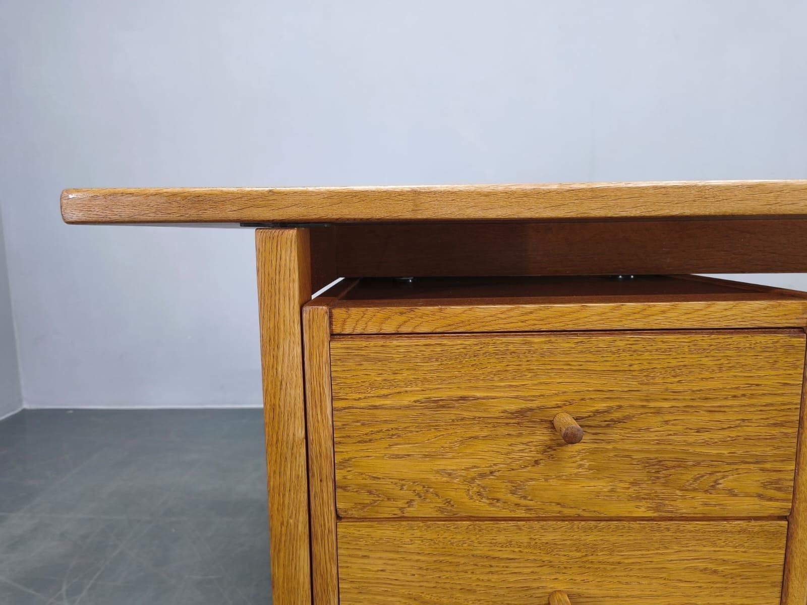 Bureau Hans J. Wegner GE125 en chêne pour GETAMA, Danemark photo vinterior