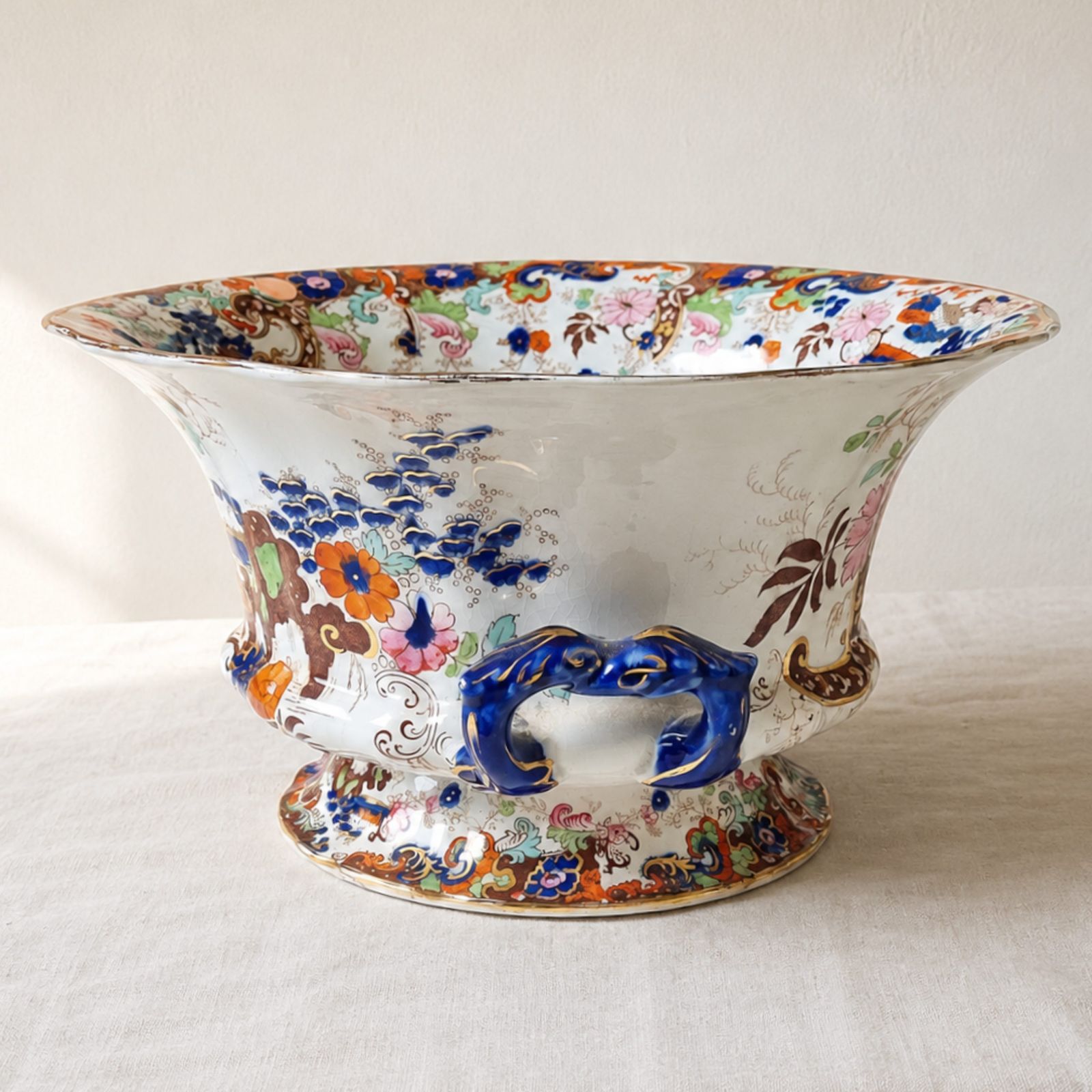 Victoriaanse Staffordshire Imari-stijl schaal op voetstuk photo vintage
