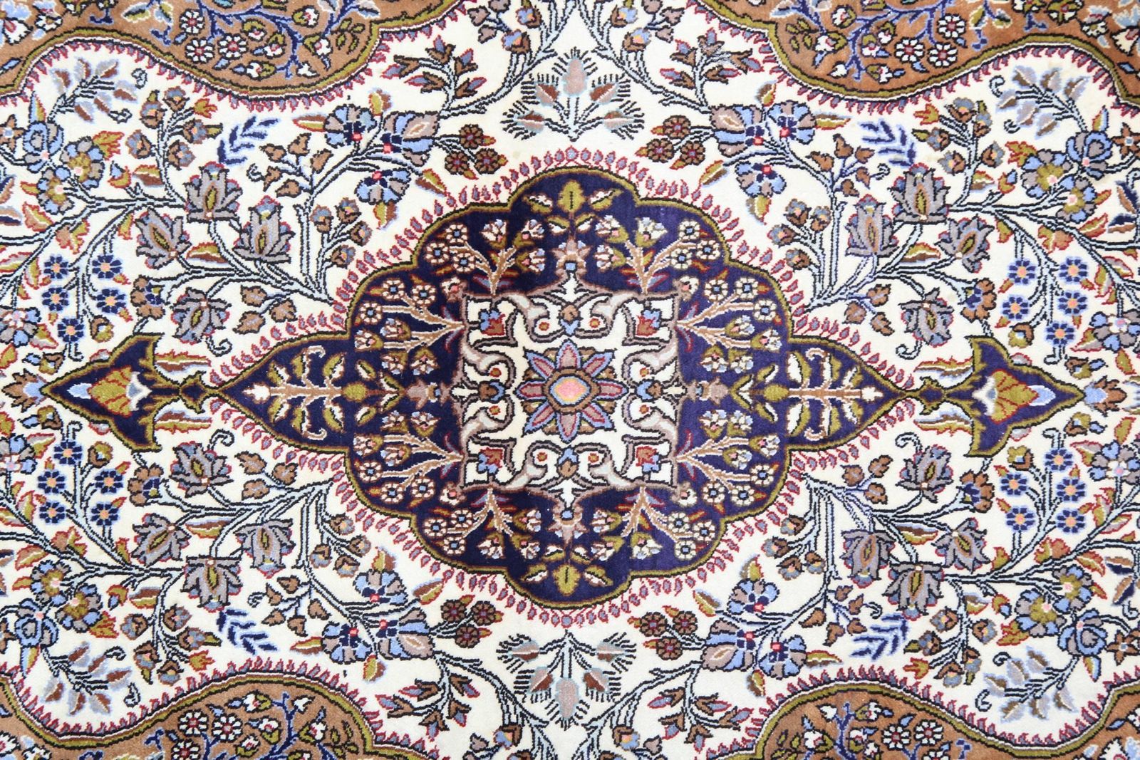 Ivory Oriental Rug Handmade Carpet, Floral Medallion Livingroom Rugs For Sale photo for sale