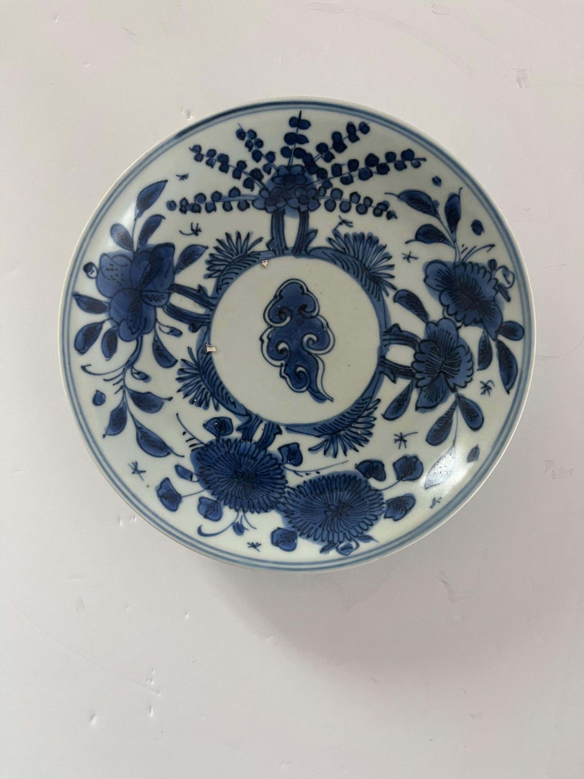 Antiek Chinees Ming-porselein, bord, blauw en wit, Wanli ca. 1600 photo furniture