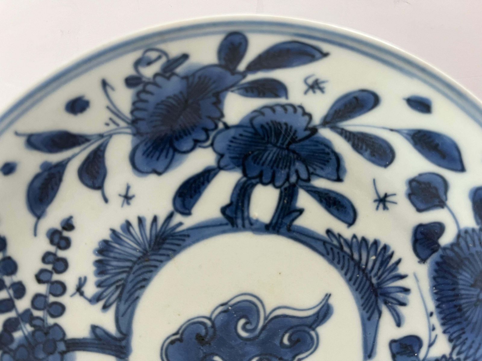 Antiek Chinees Ming-porselein, bord, blauw en wit, Wanli ca. 1600 photo vinterior