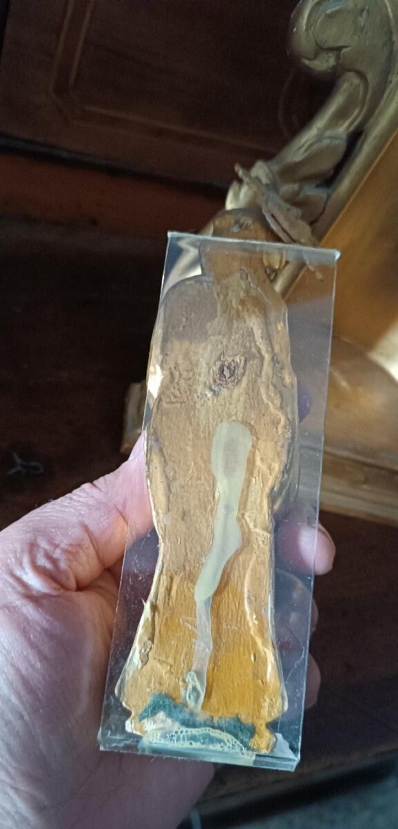 photo for sale Antique Small Altar Adorned With A Gilded Wooden Sculpture Of The Virgin Mary – Baroque Period