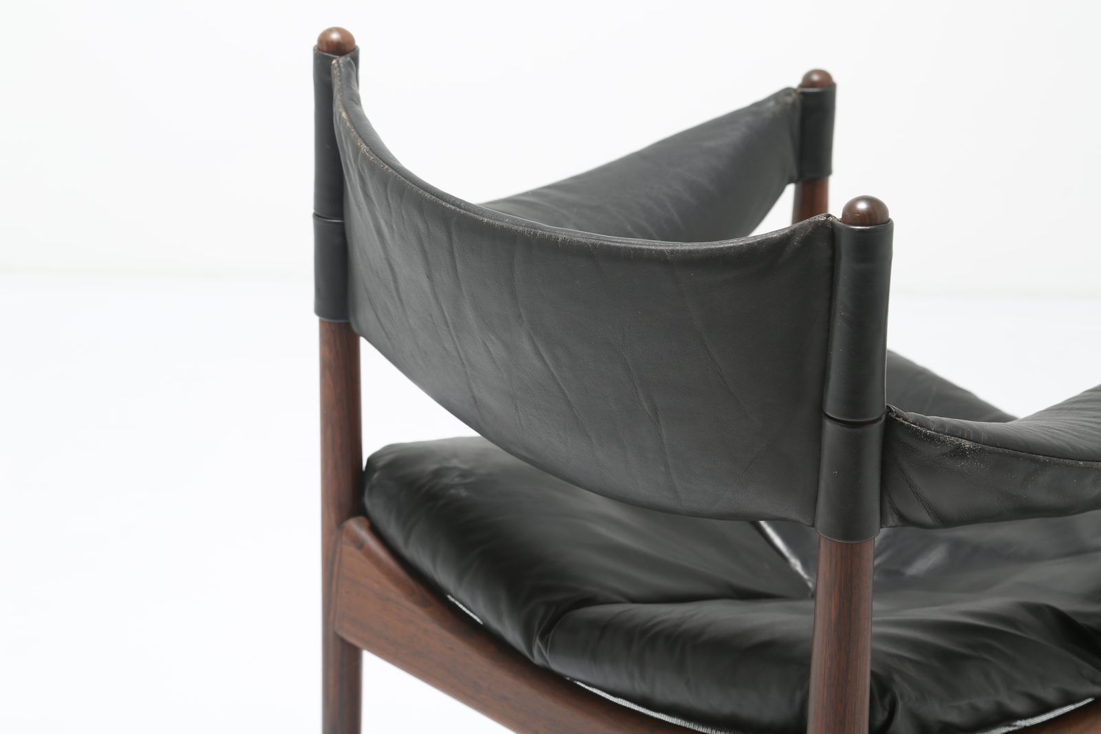 850.0 Kristian Vedel 'Modus' fauteuil / armstoel: 6 stuks, zeldzaam uitvoering in palissander en zwart leer, voor Søren Willadsen, Denemarken, jaren 1960 photo