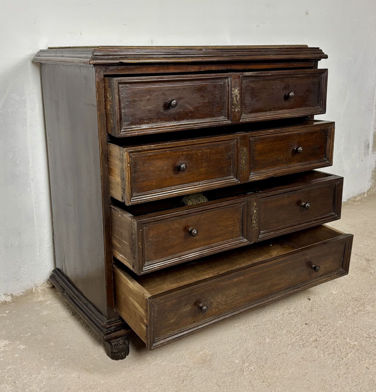 photo furniture Spaanse Barok Eiken Ladekast, 19e Eeuw