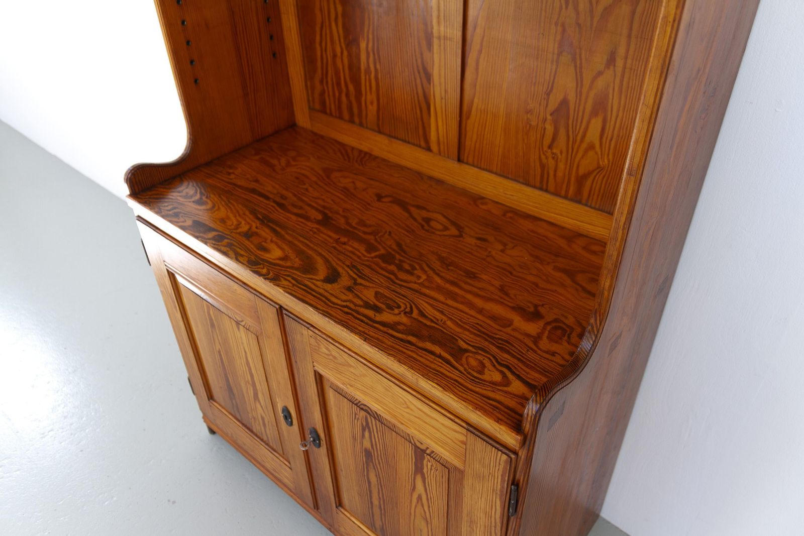 Antique Oregon Pine Bookcase By Martin Nyrop For Rud Rasmussen, Denmark 1905. photo vinterior