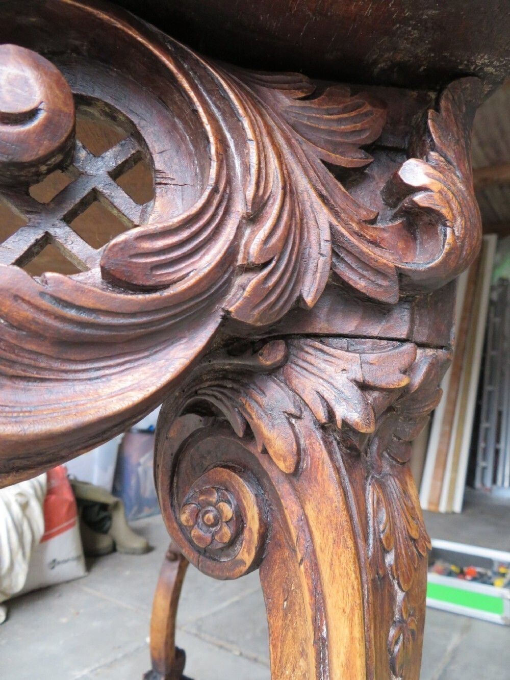 photo vinterior Italian Carved Walnut Baroque Console Side Table