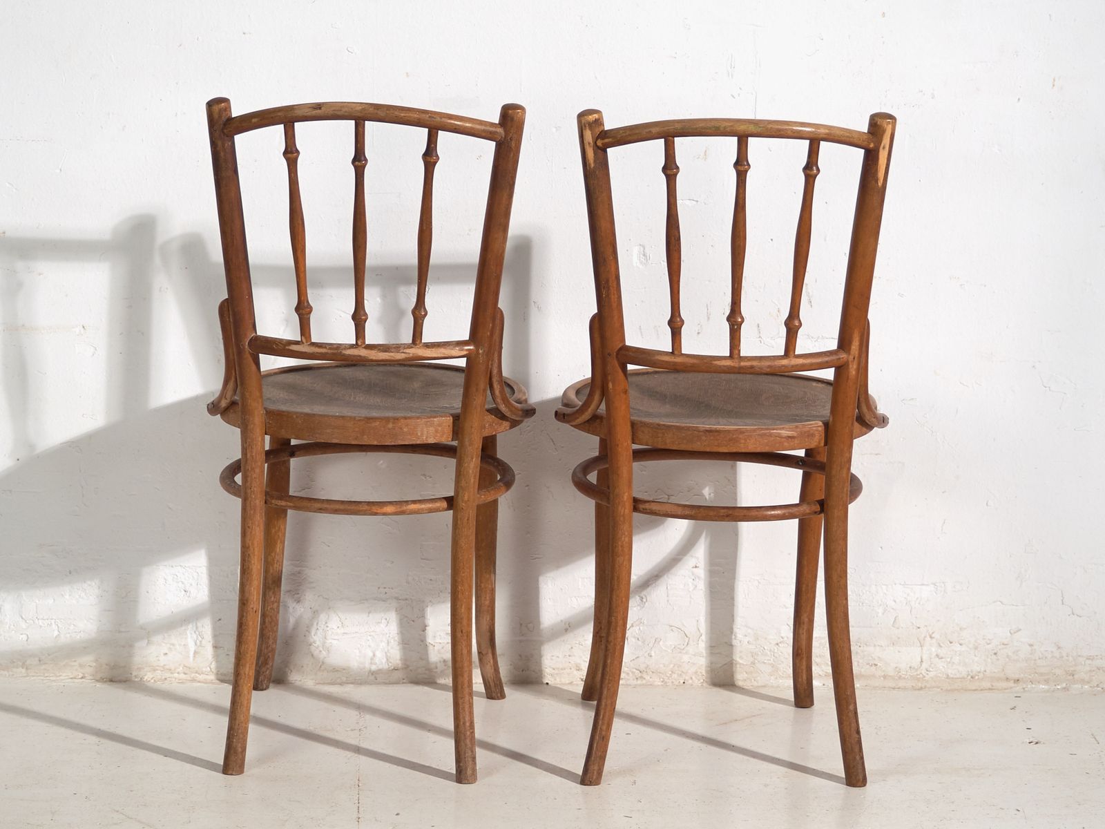 Pair Of Thonet Style Bentwood Chairs With Turned Spindles – Central Europe, Circa 1920 photo vinterior