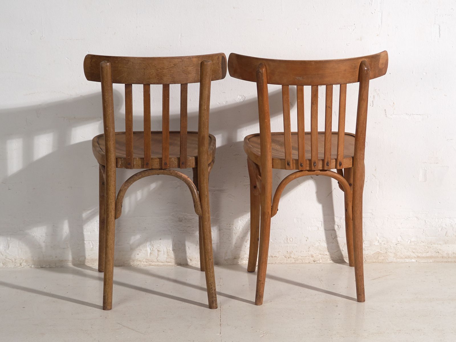Pair Of Thonet Style Bentwood Chairs With Low Back – Central Europe, Circa 1920 photo vinterior