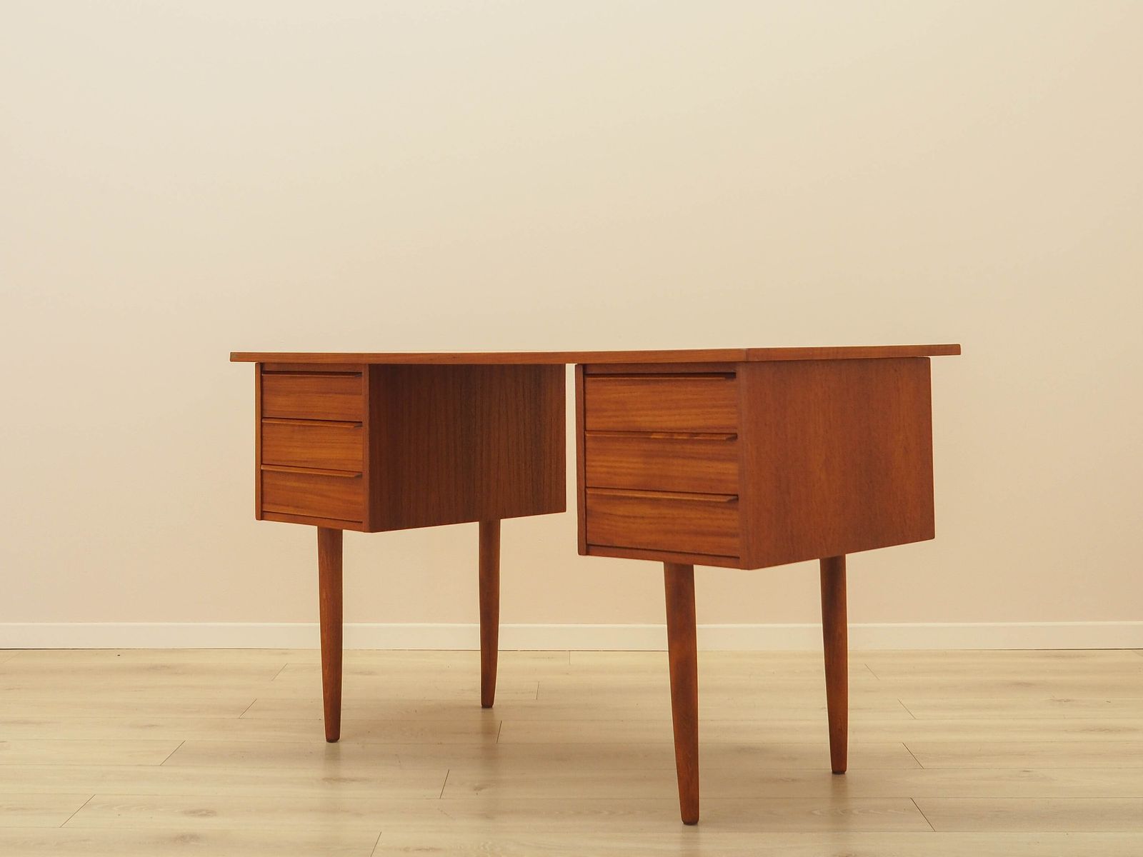 Bureau en teck, design danois, années 1970, fabriqué au Danemark photo vinterior