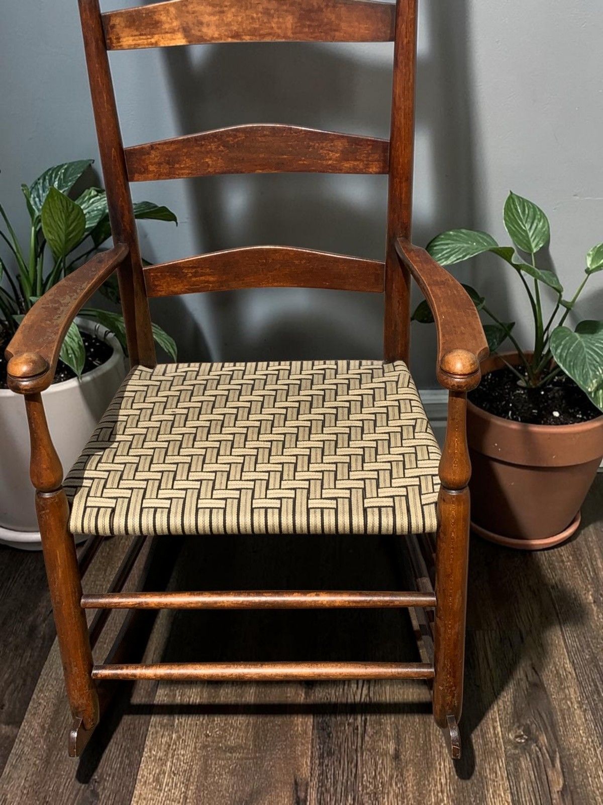 Antique American Child's Shaker Ladderback Rocking Chair Woven Seat C.1900 photo vinterior