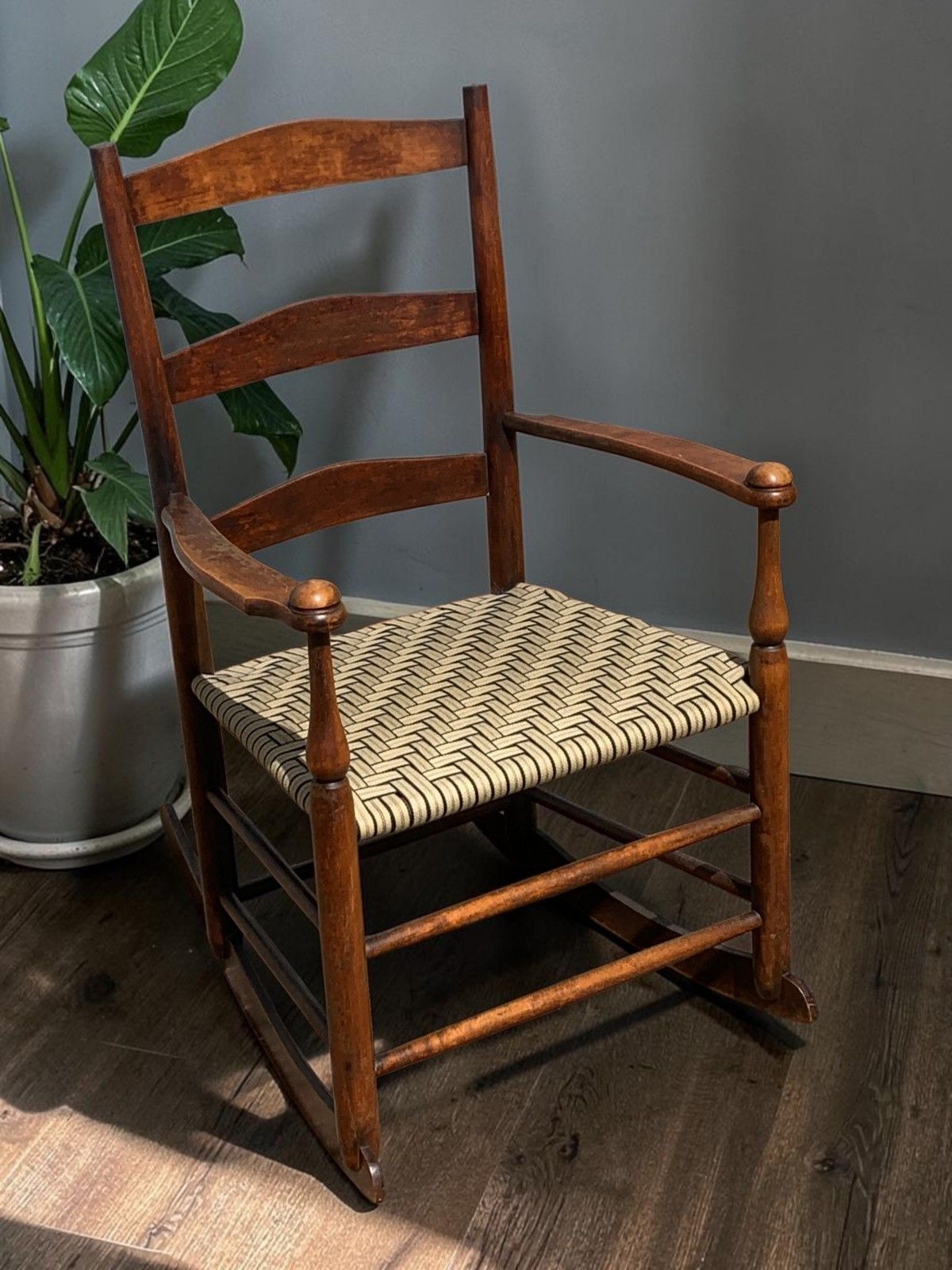 photo furniture Antique American Child's Shaker Ladderback Rocking Chair Woven Seat C.1900