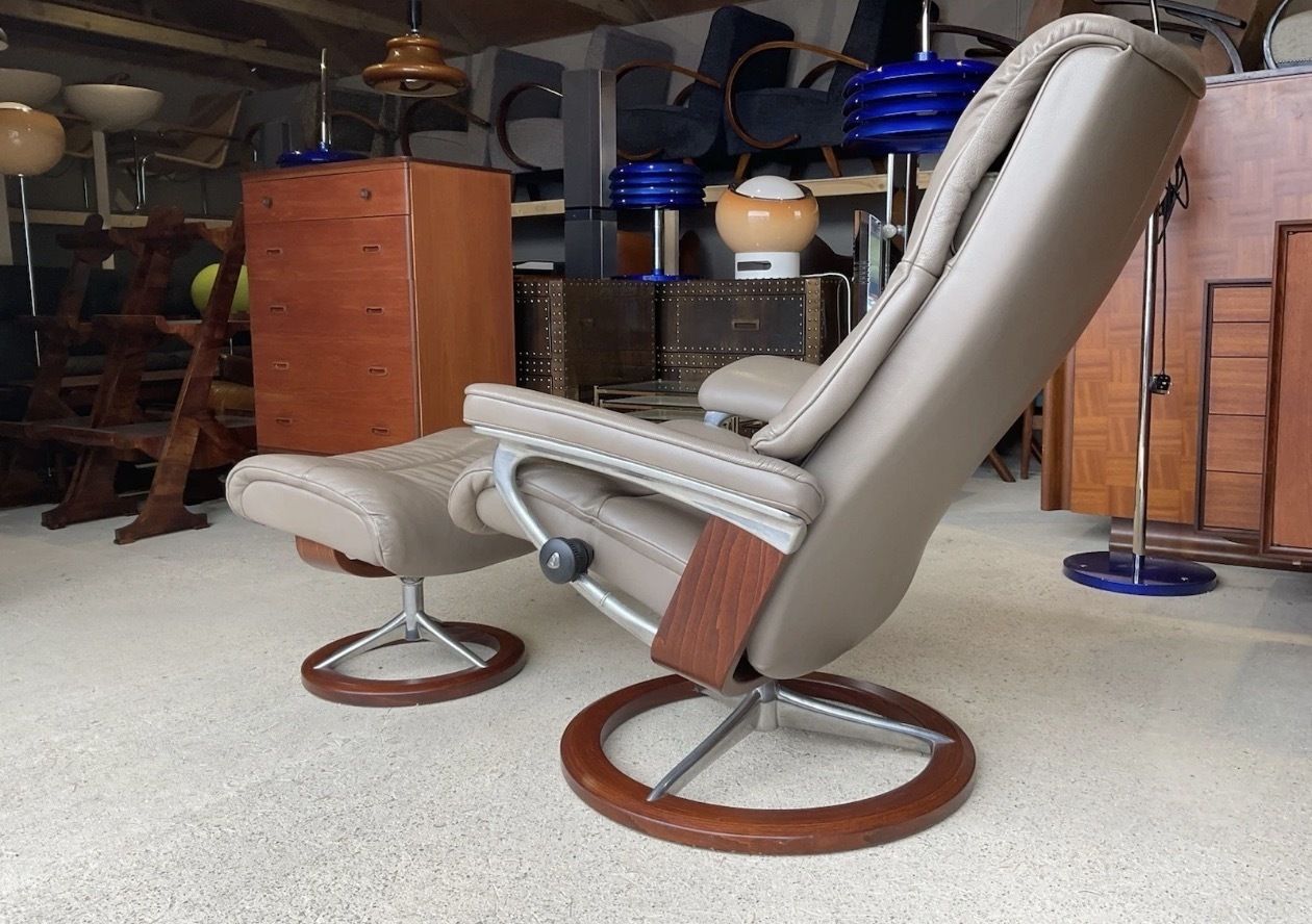 Ekornes Stressless Leather Recliner Armchair And Footstool Scandinavian Design photo for sale
