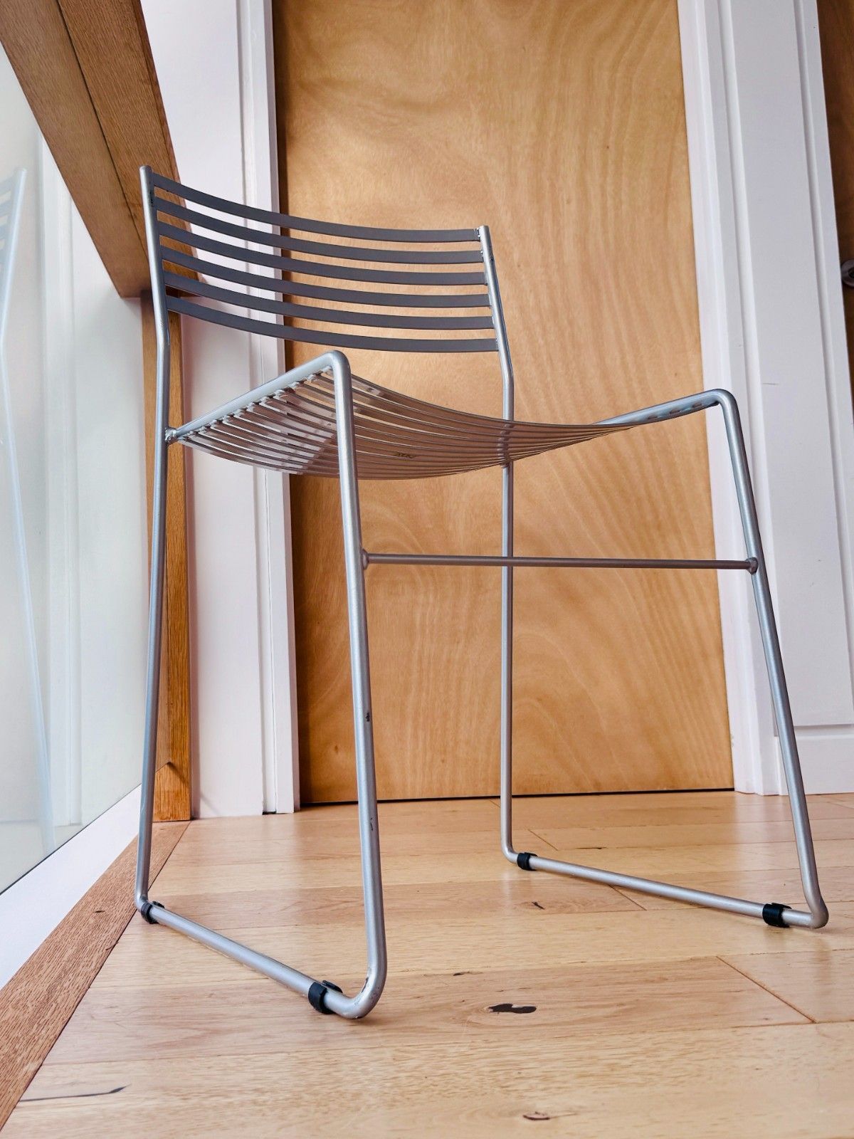 photo vinterior Emu Aero Metal Stacking Chair In Silver 1990s Vintage Retro Collectable