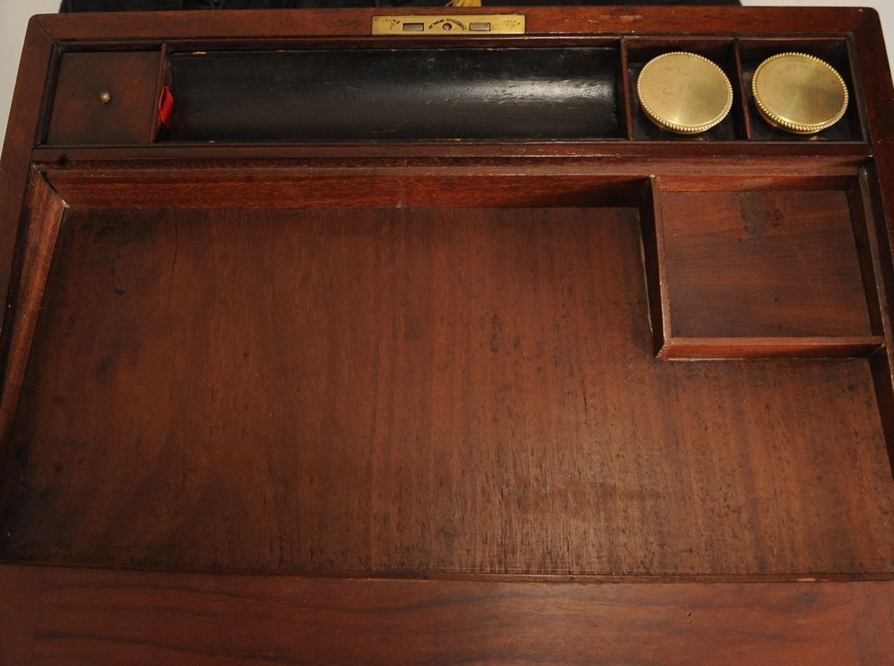 photo vinterior Exquisite Georgian Hand Crafted Thompson Writing Slope With Red Tooled Leather Made By Esteemed Maker Tompson Featuring Royal Warrant
