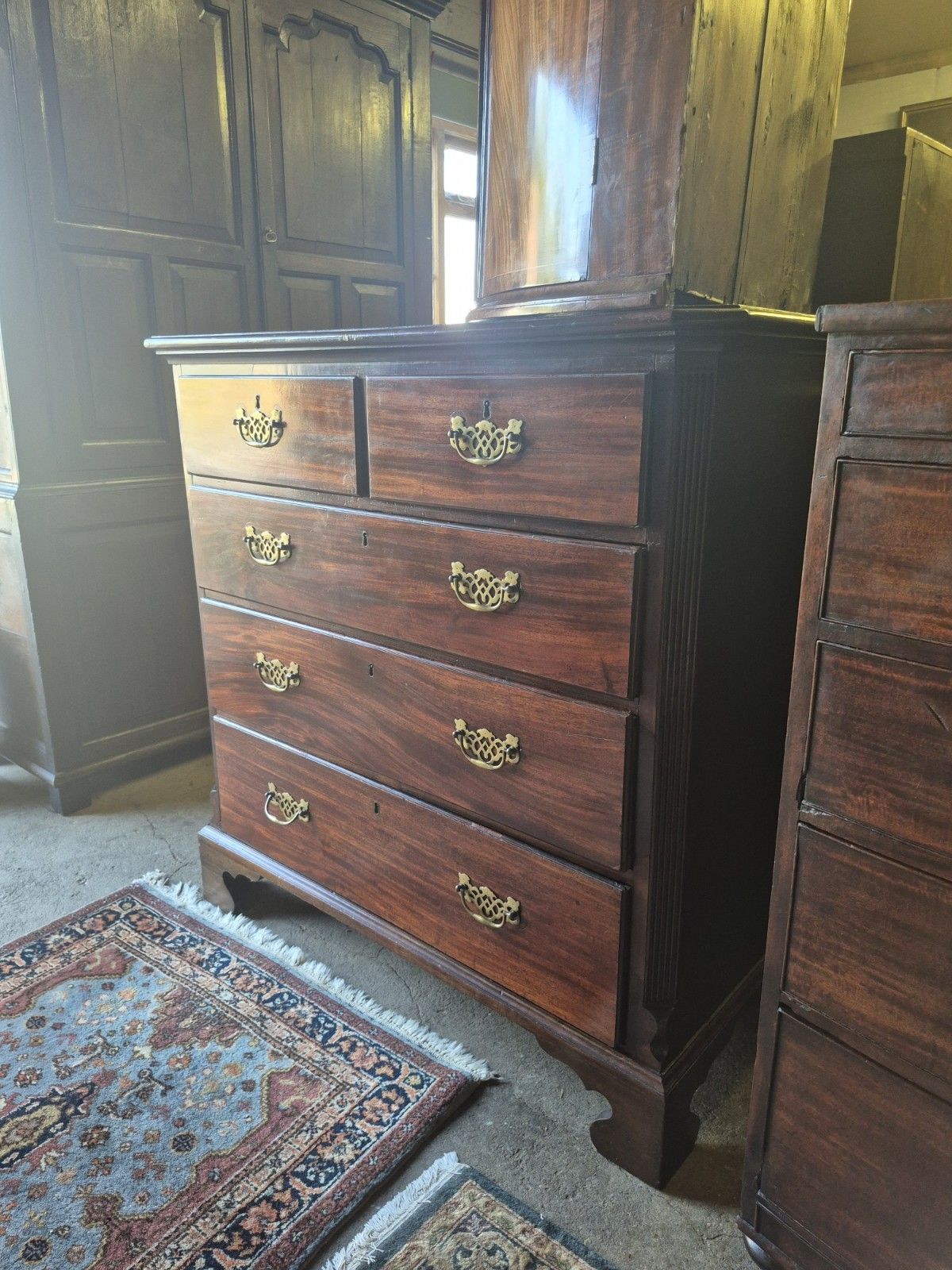 A C1790 George III Chest Of Graduated Drawers Reeded Canted Corners Bracket Feet photo vinterior