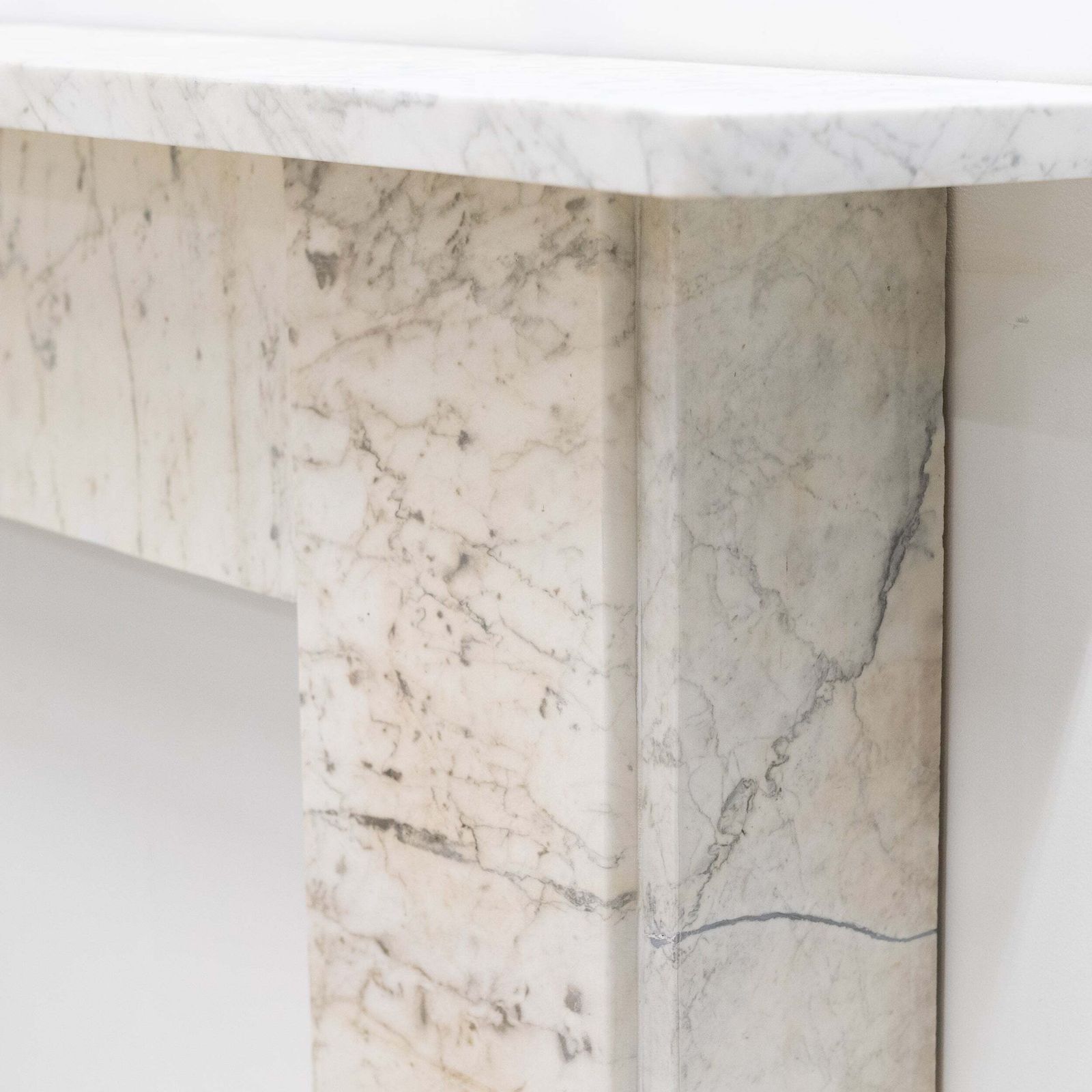 photo furniture Antique Carrara Marble Late Georgian Fireplace Surround