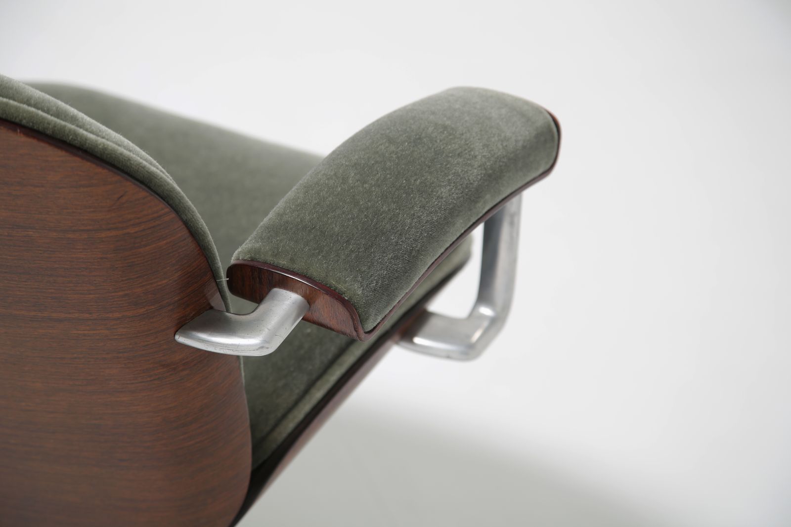 photo vinterior Ico Parisi Italian Executive Desk Chair, Figured Rosewood Sage Green Mohair Velvet For Mim, Italy, 1960s