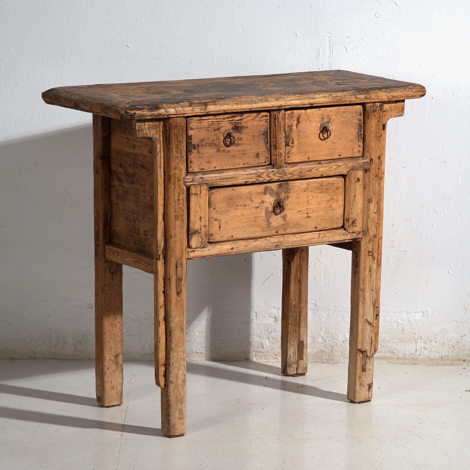 photo vinterior Shanxi Console Table In Fir With Dark Patina – China, Circa 1930