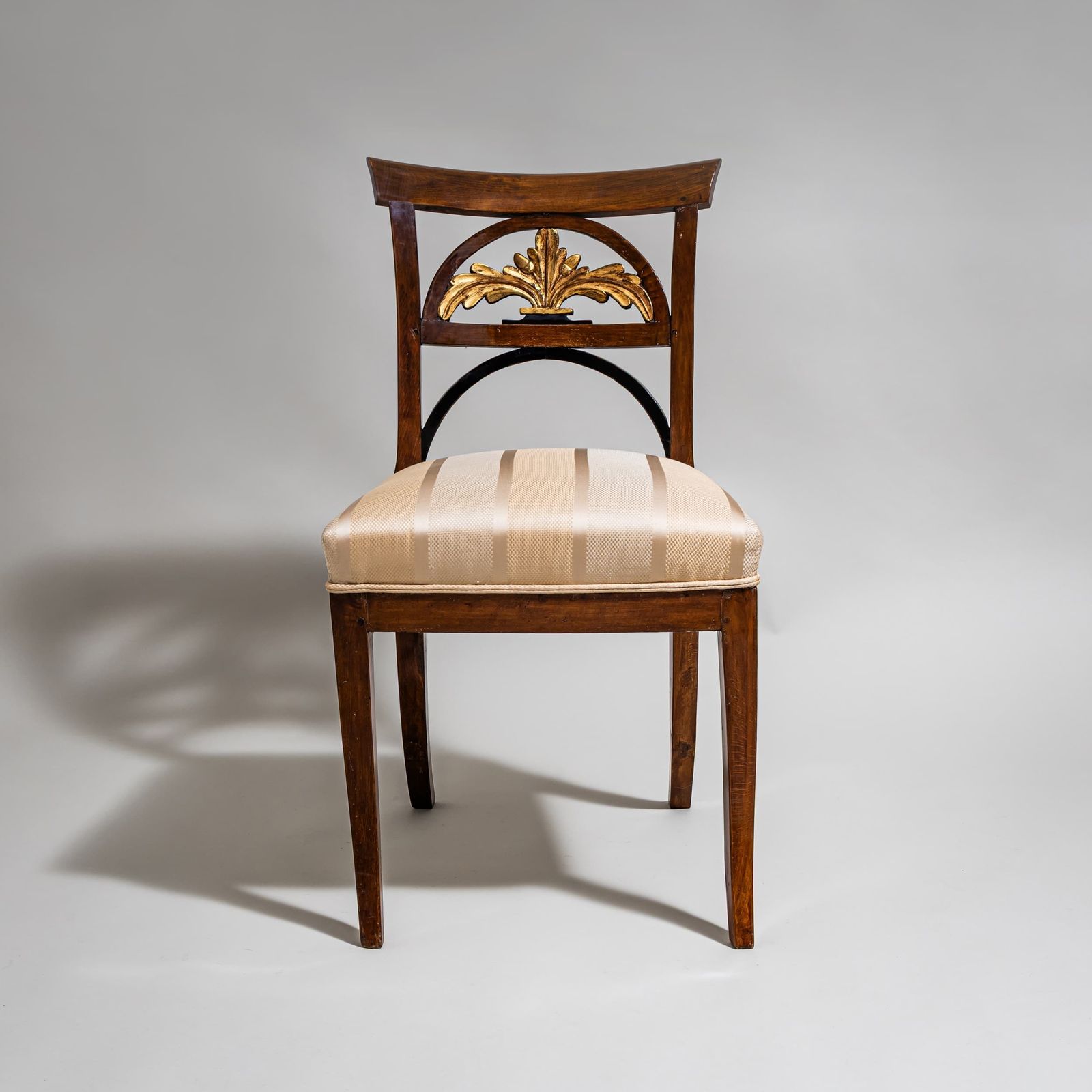 Biedermeier stoeltje, Midden-Duitsland, ca. 1835–1840 photo furniture