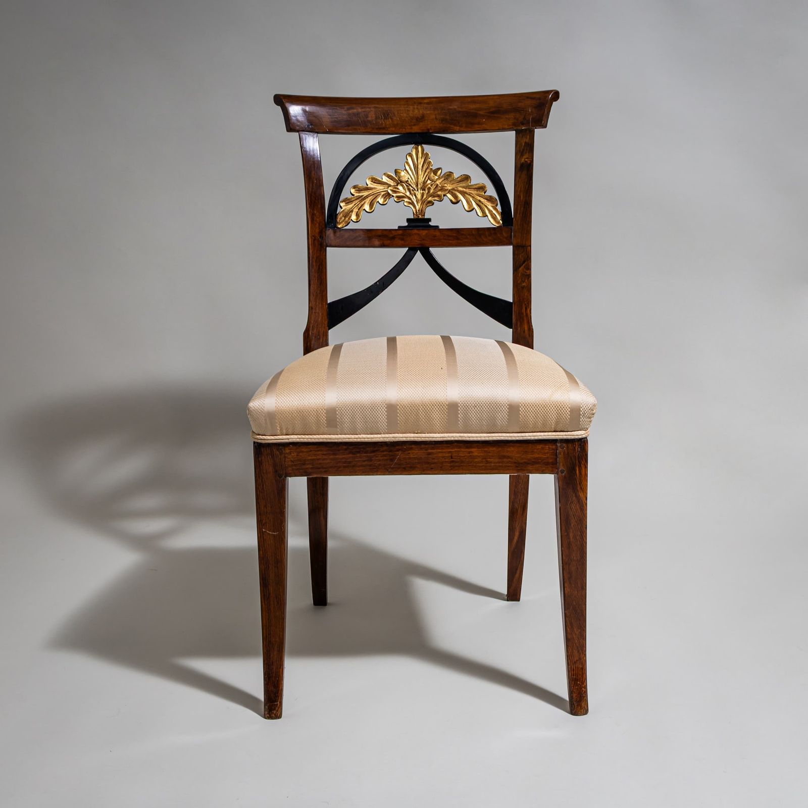 Biedermeier stoeltje, Midden-Duitsland, ca. 1835–1840 photo furniture