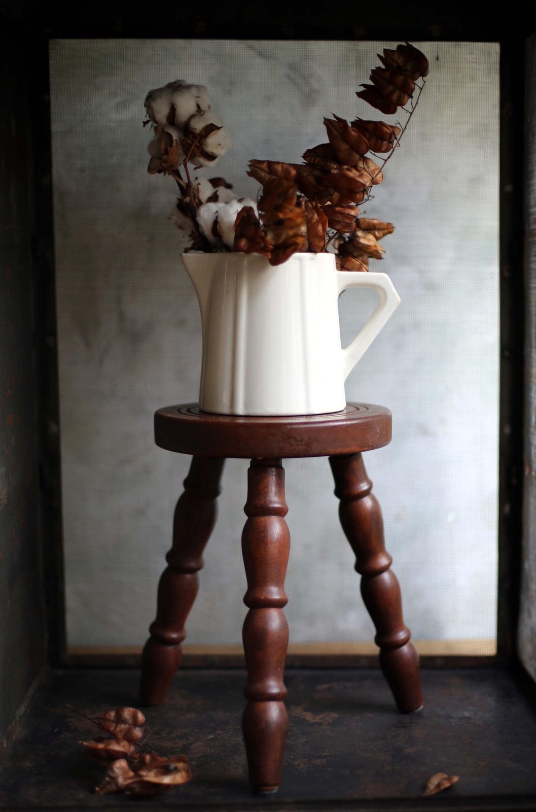 Breton Stool Milkmaid Stool Rustic Wooden French Bullseye Antique Bobbin Furniture photo 135.0