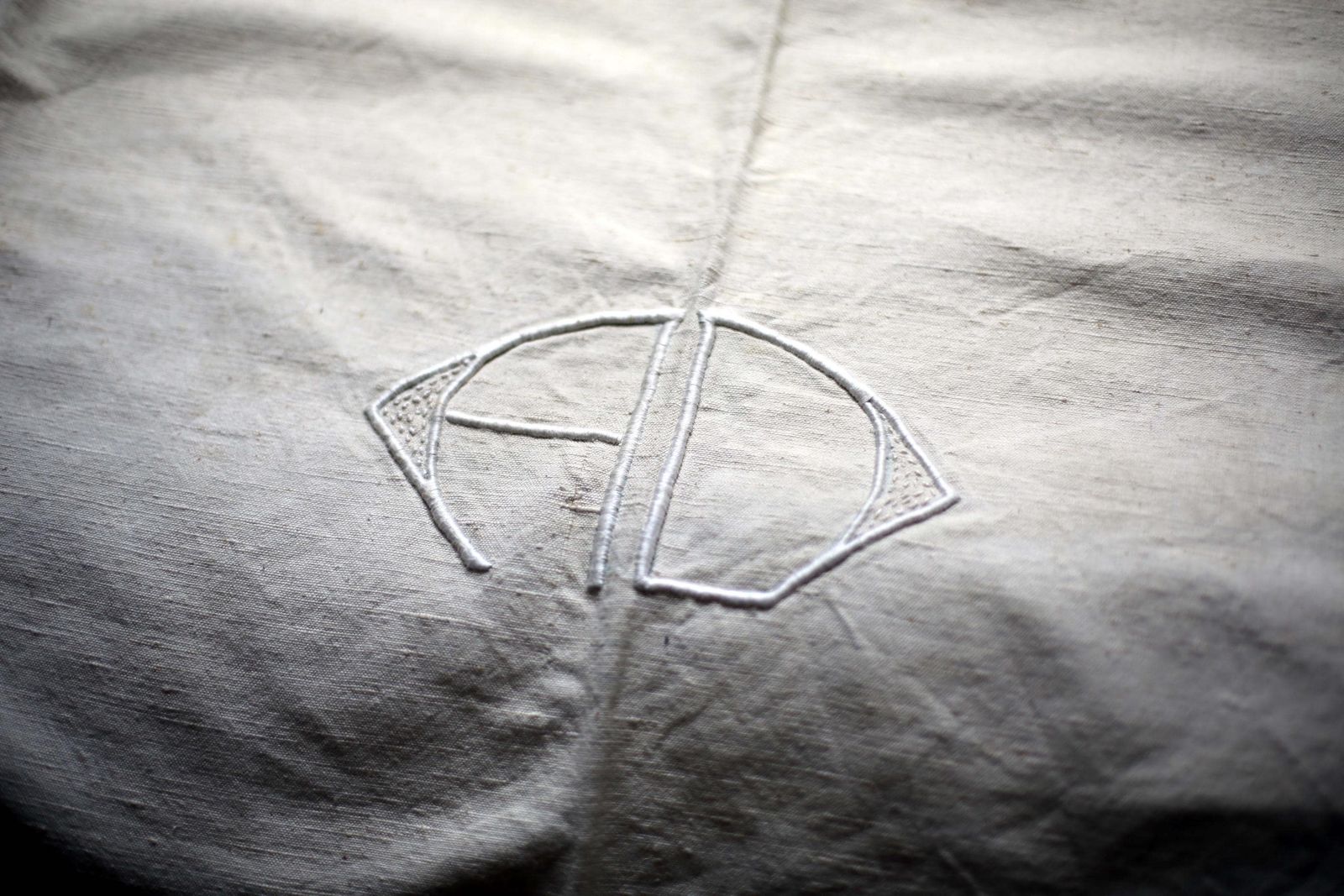 Large Antique French Bed Sheet White Linen Metis Monogrammed Homespun Hand Embroidered Loomed Fabric Ad Double photo vinterior