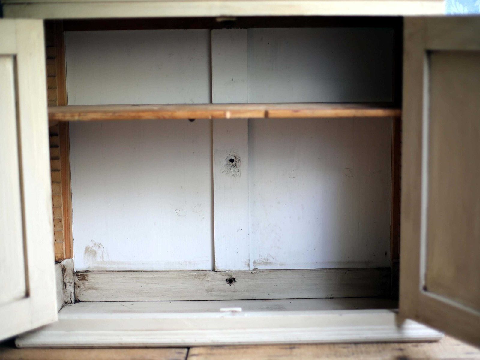 photo furniture Antique Wooden Cabinet Painted Carved Kitchen Cupboard Unit