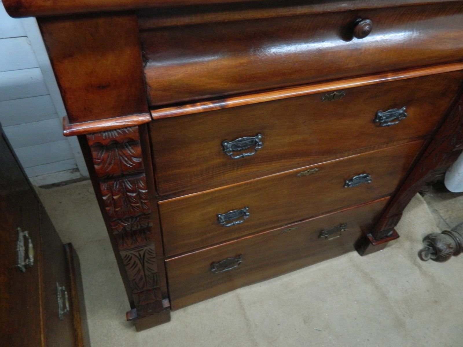Furniture Mahogany Veneer Scotch Chest Of Drawers photo