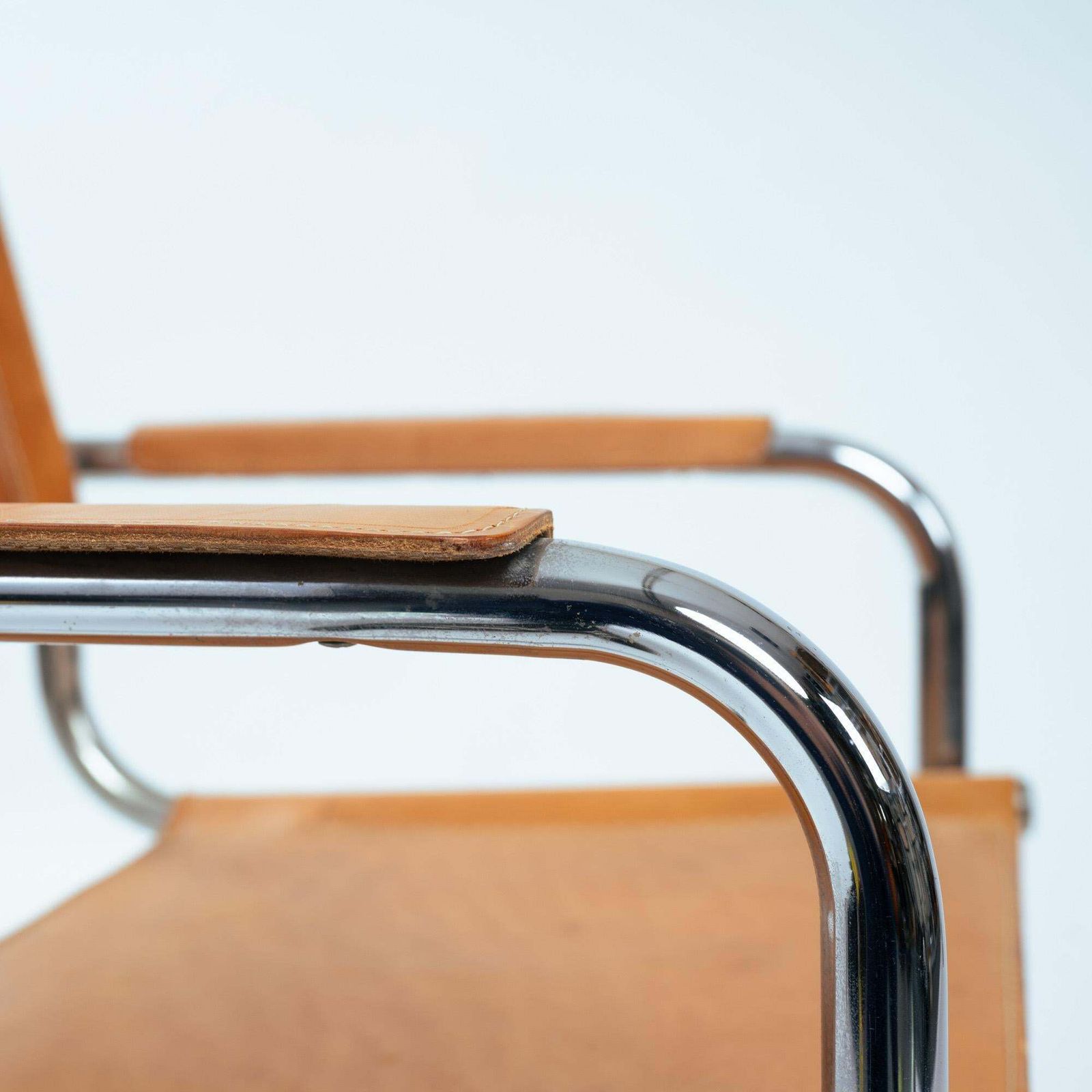 photo buy 4 Cognac Saddle Leather Cantilever Bauhaus S 34 B 34 Chairs, 1970s