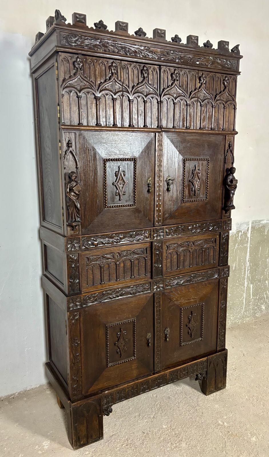 Monumentale Gothic Revival eiken kast, begin 20e eeuw photo 6890.0