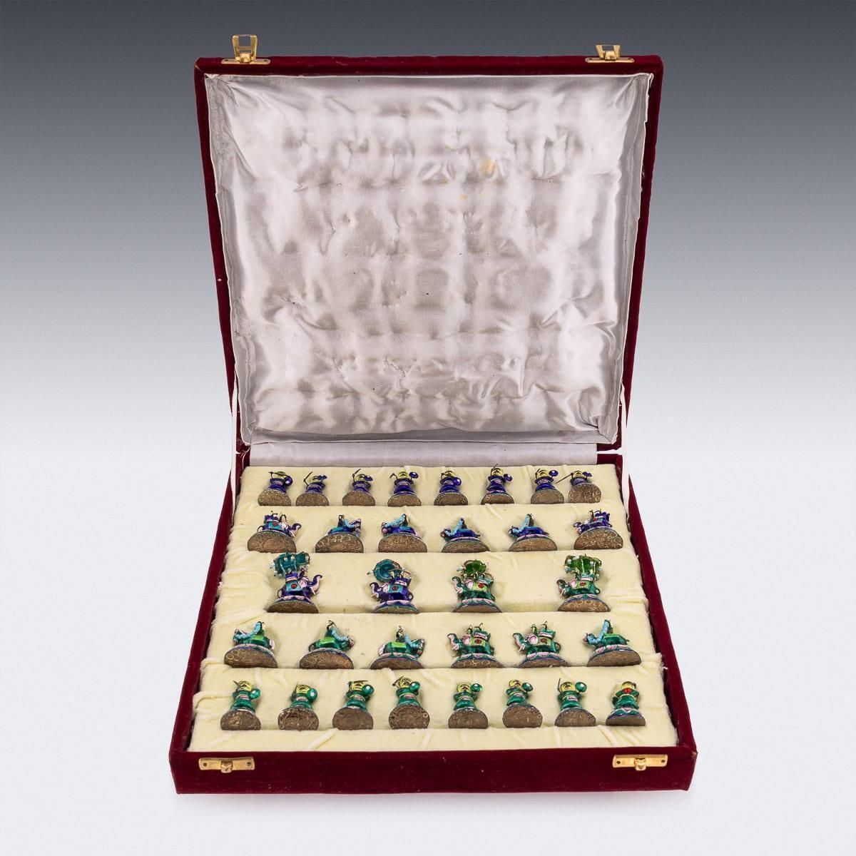 20thc Indian Silver & Enamel Chess Set With Silk & Velvet Board, Jaipur C.1950 photo buy