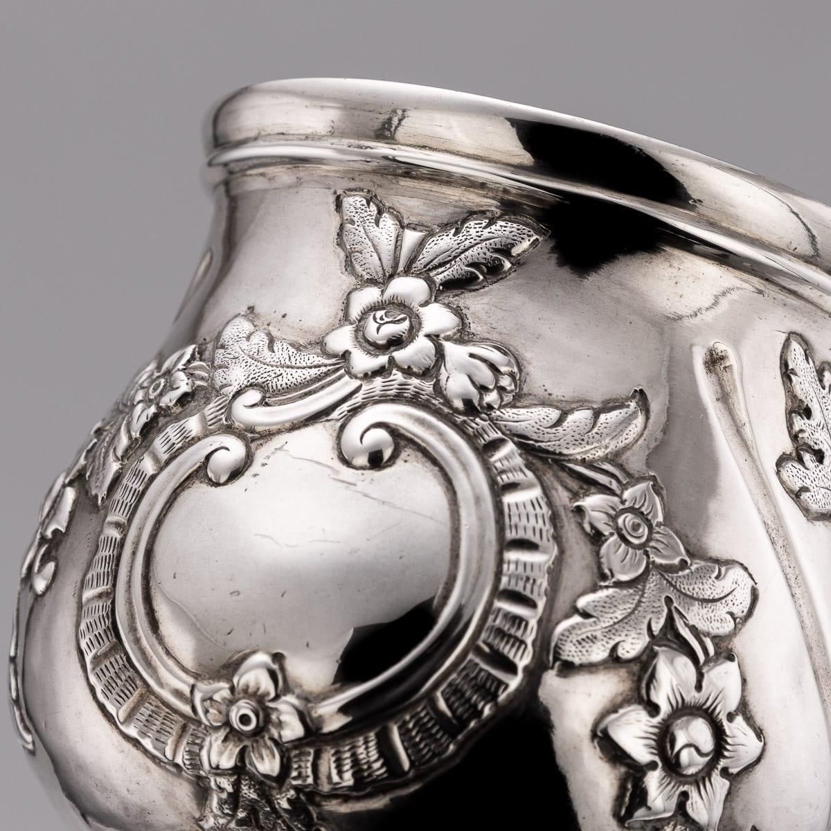 photo vinterior Antique 19th Century Indian Colonial Solid Silver Christening Mug C.1860
