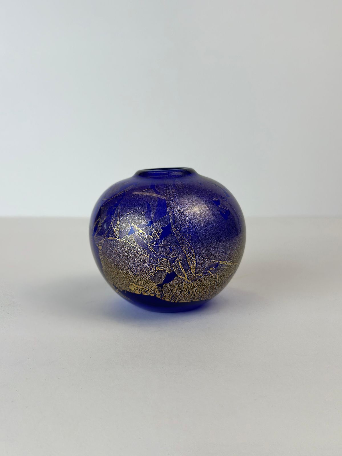 Michael Harris Azurene Cobalt Blue And Gold Glass Vase, Isle Of Wight, 1978 photo vintage