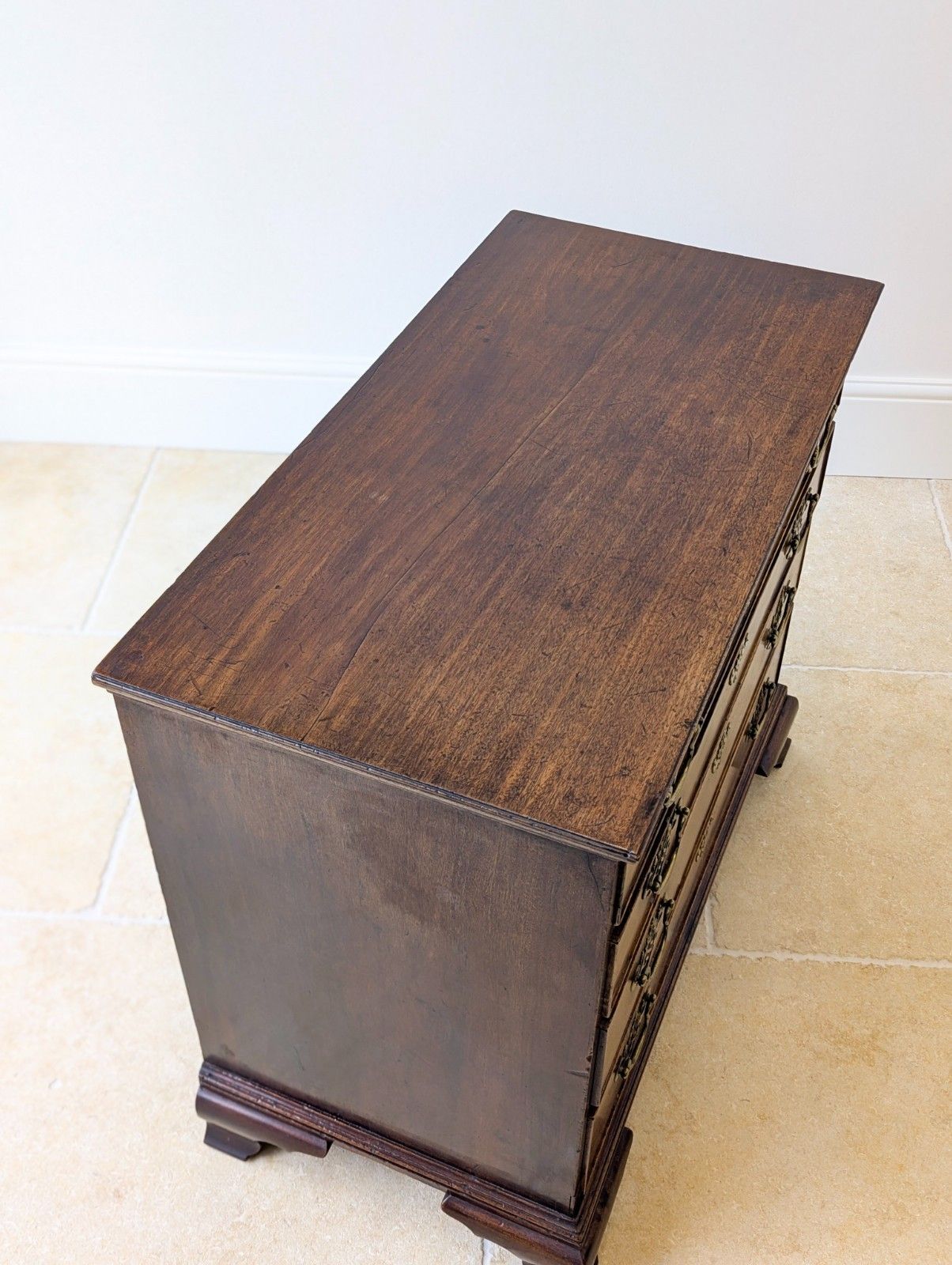 photo vintage Antique George II Mahogany Chippendale Period Chest Of Drawers C.1750