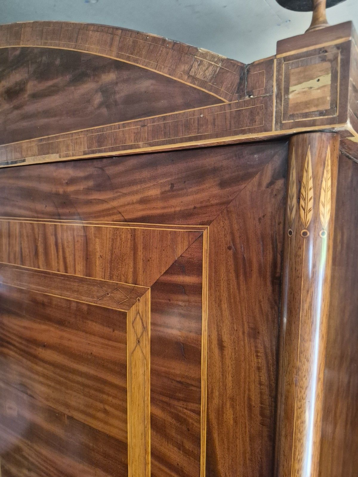 Exceptional Huge Dutch Cuban Mahogany Satinwood Crossbanded Regency Linen Press photo for sale