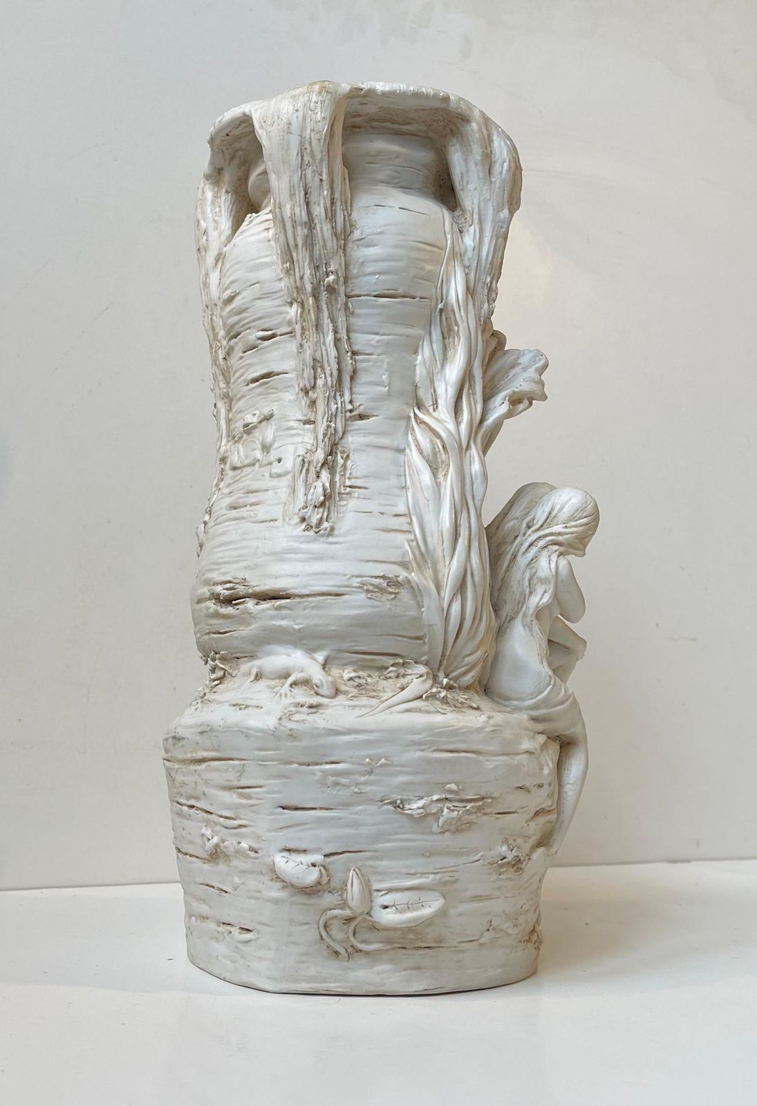 photo furniture Antique Bohemian Enchanted Fairy Tail Tree Trunk Vase In Porcelain   Bisque
